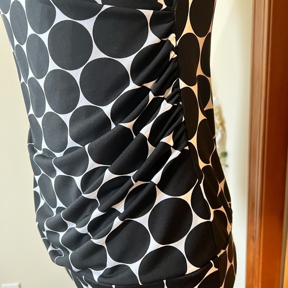Maurices Medium Polka Dot Black White Capped Sleeve Pinup Shirt - Picture 7 of 9